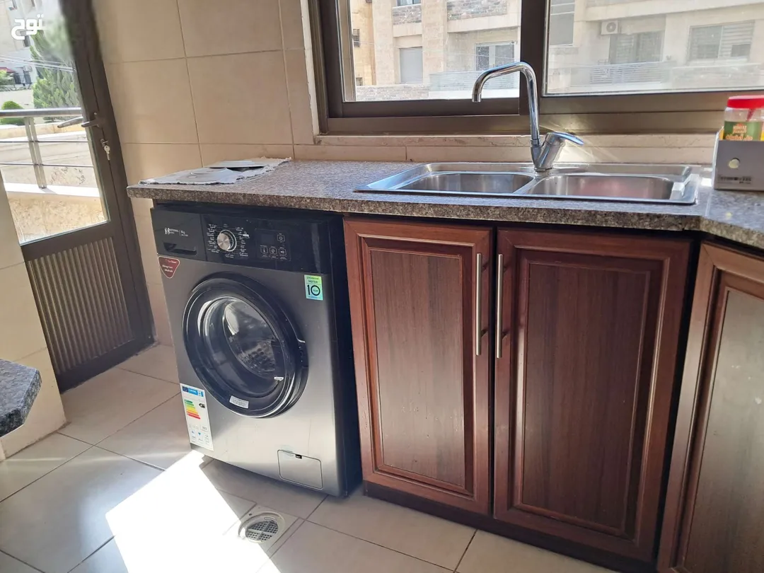 شقة فاخرة مفروشة في قلب الشميساني للايجار – عمان الاردن | ID 619038