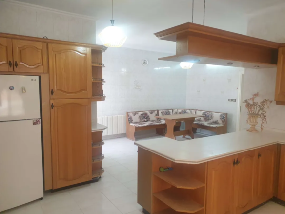 شقة أرضية طابقية فاخرة ضمن فيلا مفروشة للإيجار في الرابيه – 450 متر – عمان الاردن | ID 669378