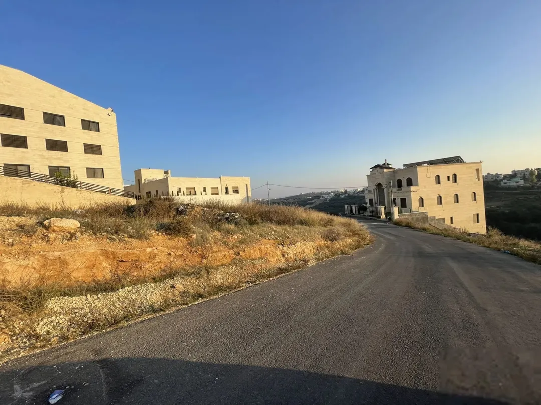 أرض مميزة في بدر الجديدة 577 مترًا بالقرب من دوار الطيارة