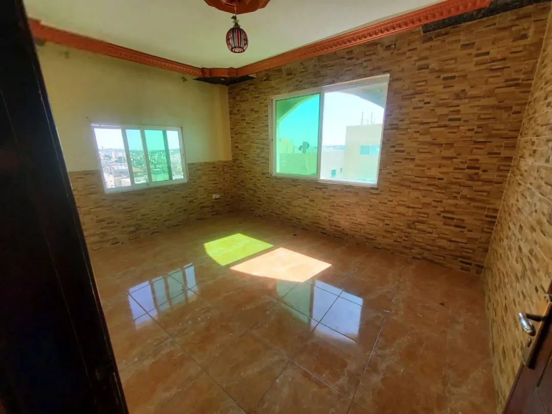 عمارة سكنية مميزة للبيع مكونة من أربعة طوابق