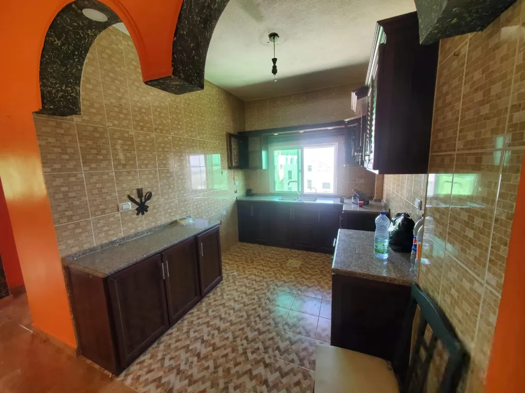عمارة سكنية مميزة للبيع مكونة من أربعة طوابق