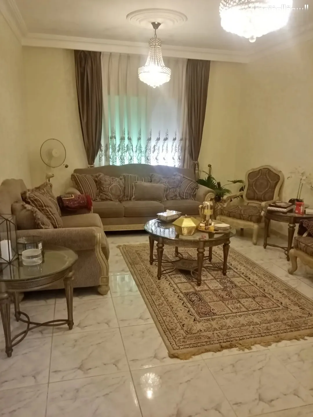 شقة رائعة في الطابق الثالث