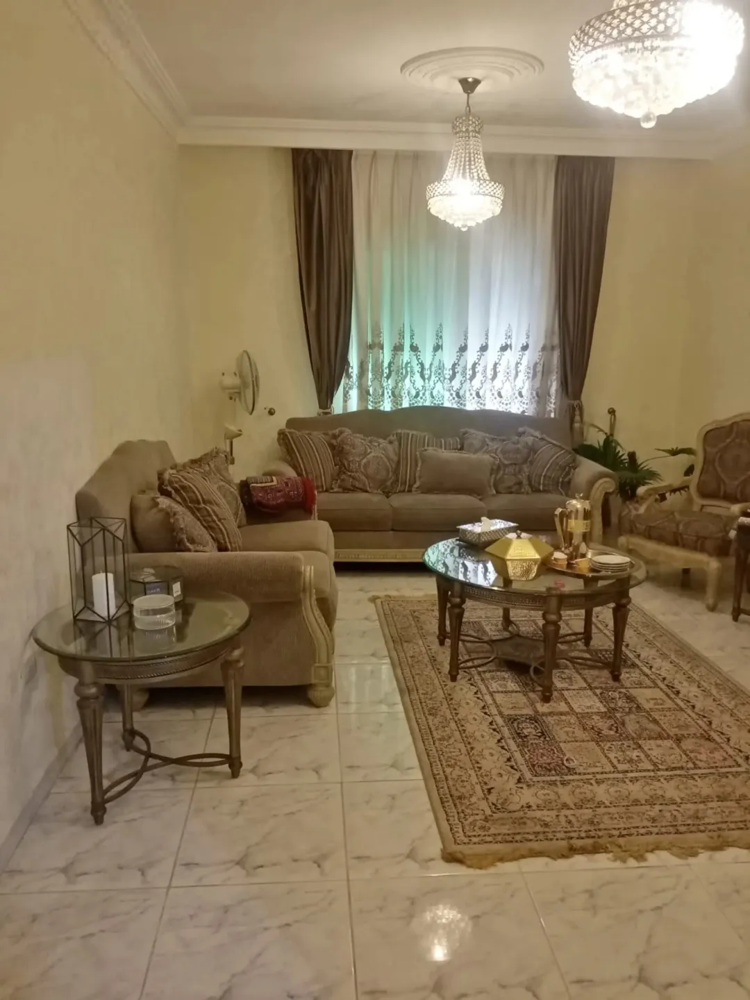شقة رائعة في الطابق الثالث