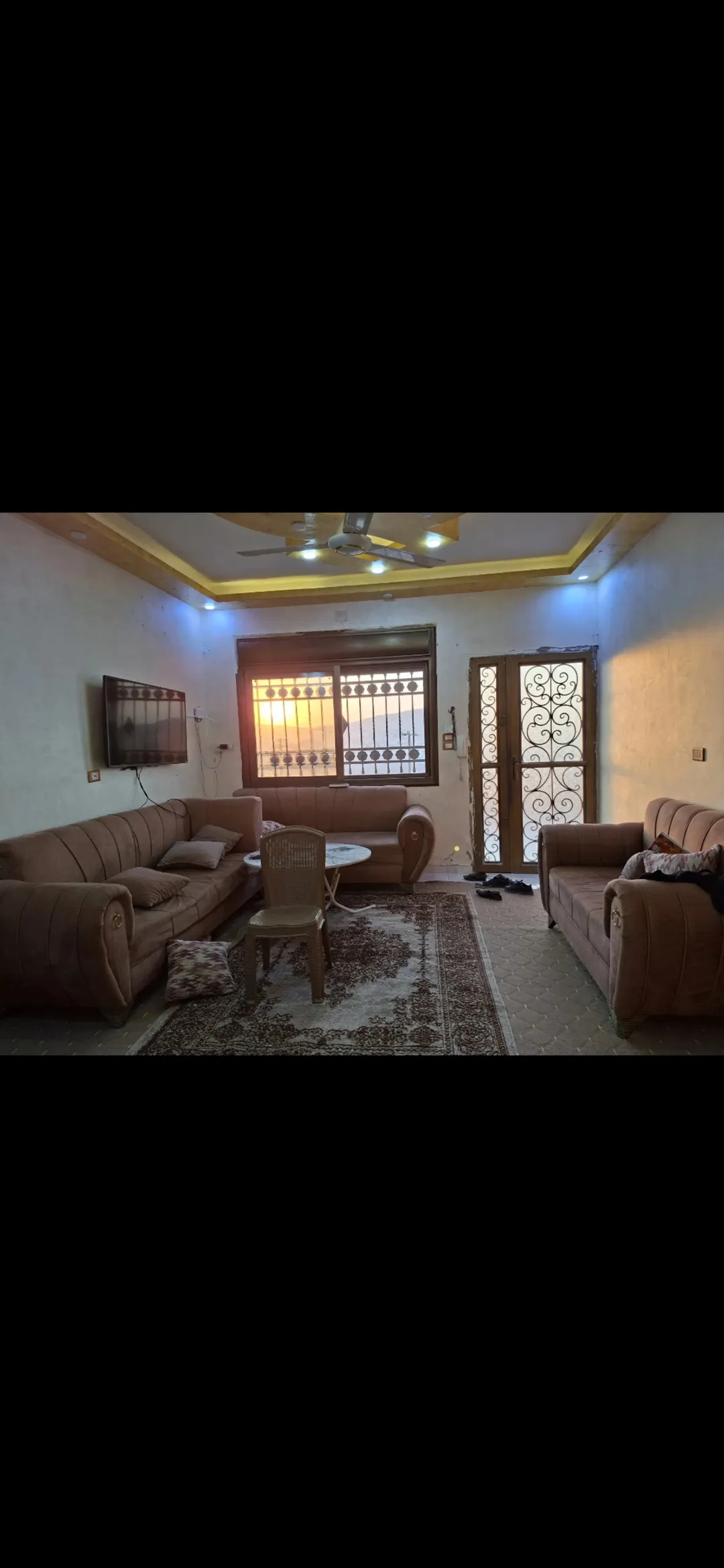 بيت للبيع على اطلالة خرافية بسعر مغري ، في الحي الجنوبي .