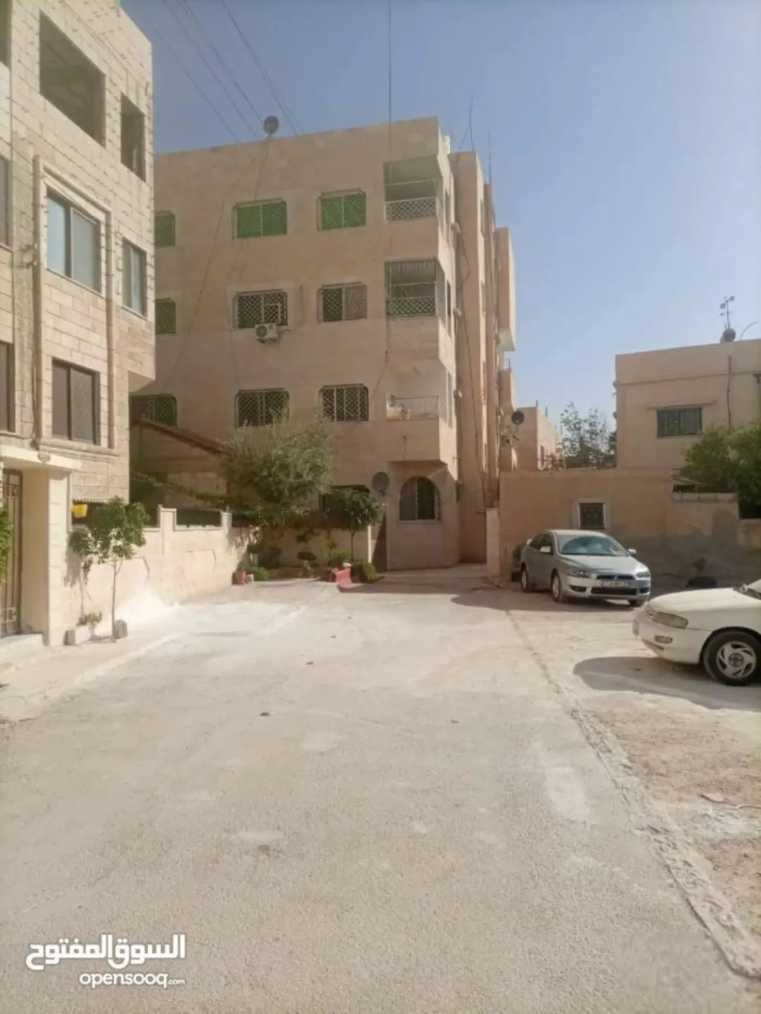 شقة فاخرة في الزرقاء الجديدة بالقرب من مول البيان