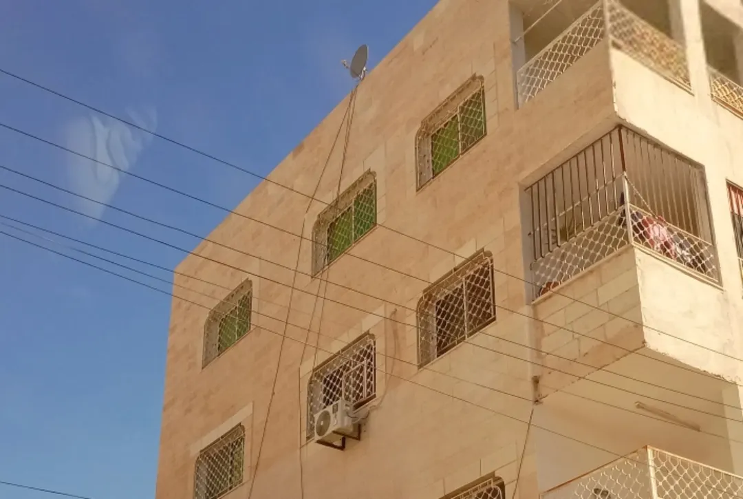 شقة فاخرة في الزرقاء الجديدة بالقرب من مول البيان