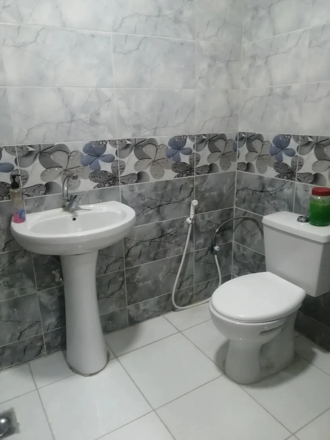 شقة سكنية مميزة للبيع في الهاشمية