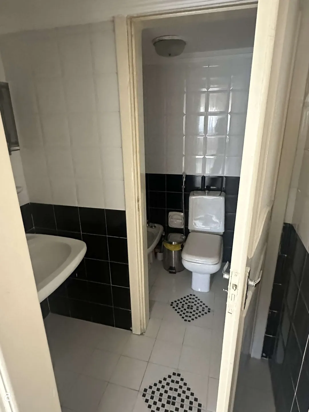 76905323bf_03_cleaned شقة فاخرة مفروشة للإيجار – عمان الاردن | ID 614294