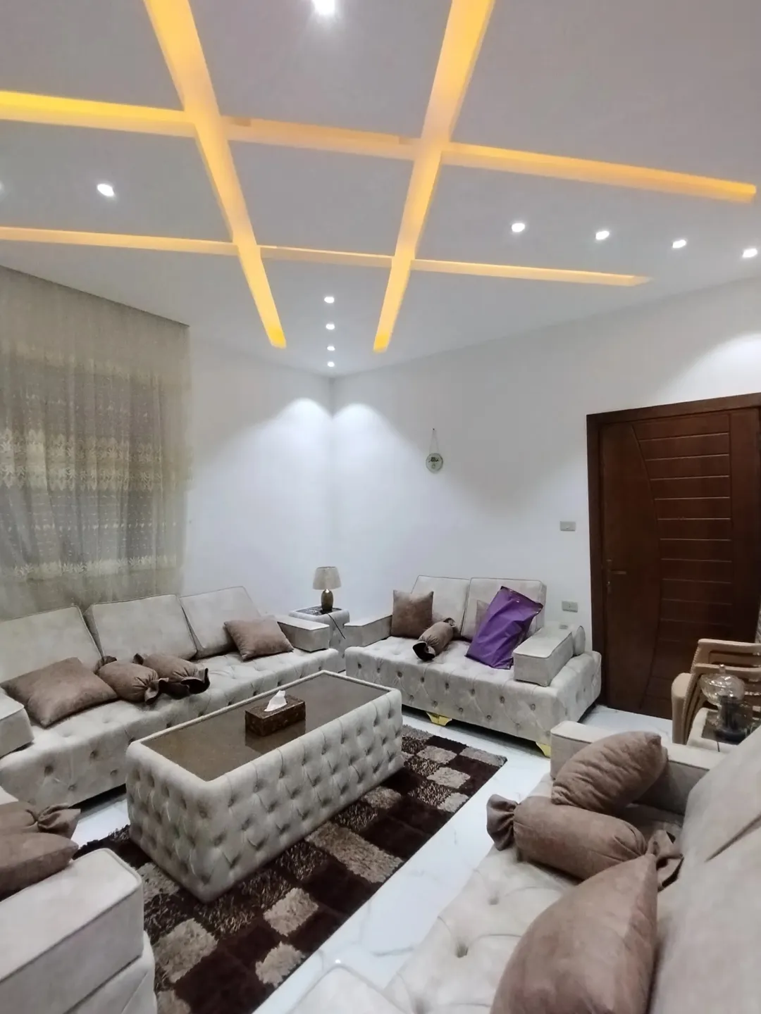 منزل مستقل شبه فيلا للبيع في قوشان مساحة واسعة