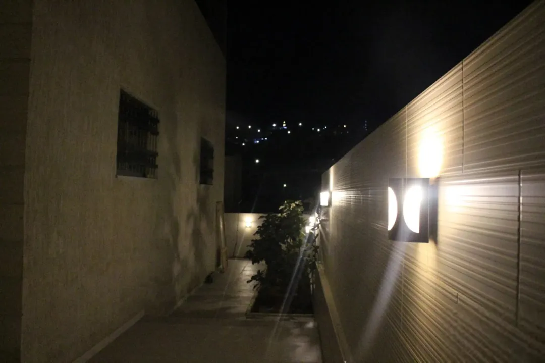 منزل مستقل شبه فيلا للبيع في قوشان مساحة واسعة
