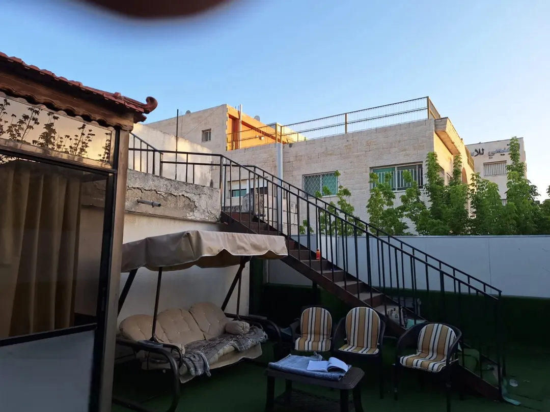 منزل سكني فاخر مستقل طابقين للبيع في حي الرونق – بيادر وادي السير