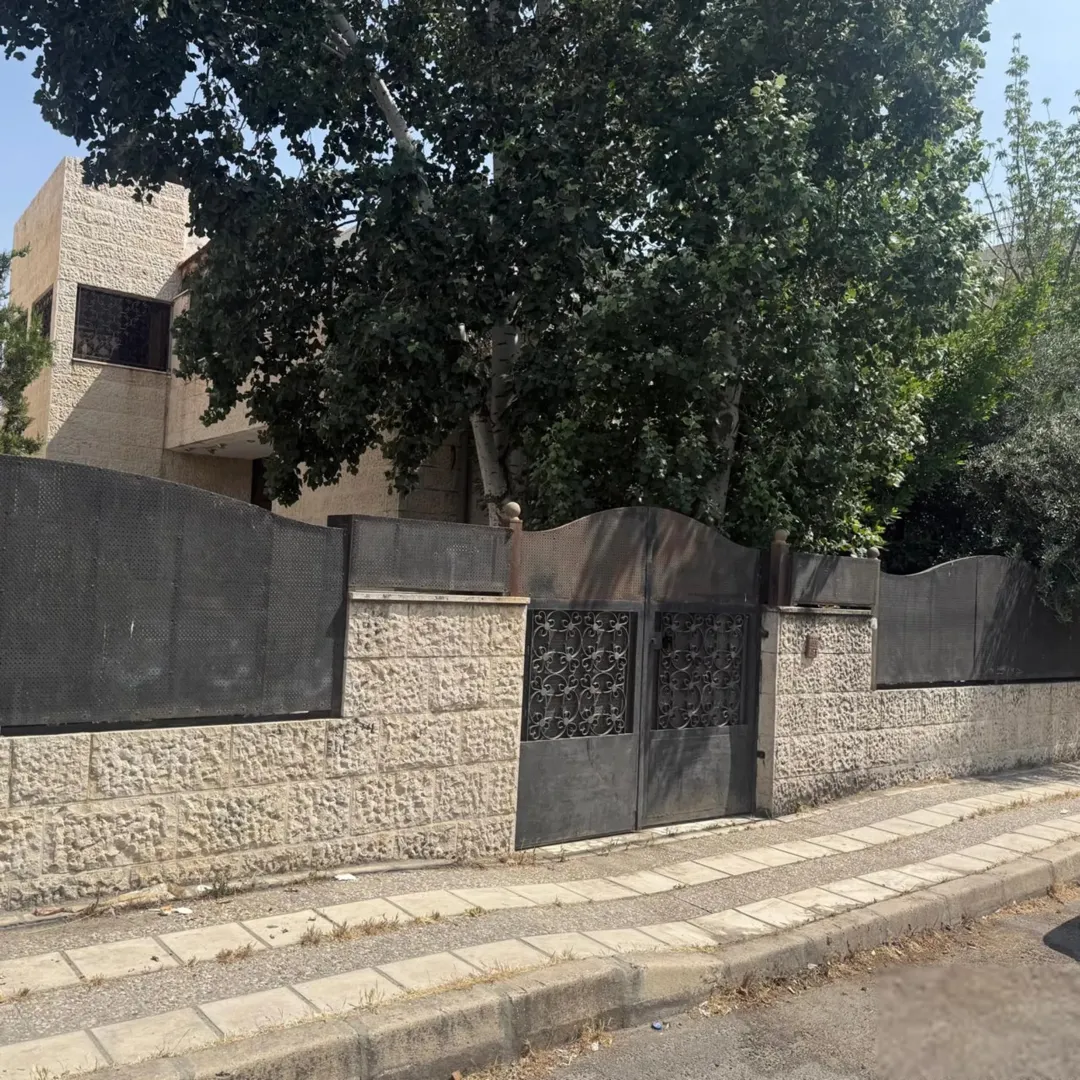 منزل سكني فاخر مستقل طابقين للبيع في حي الرونق – بيادر وادي السير