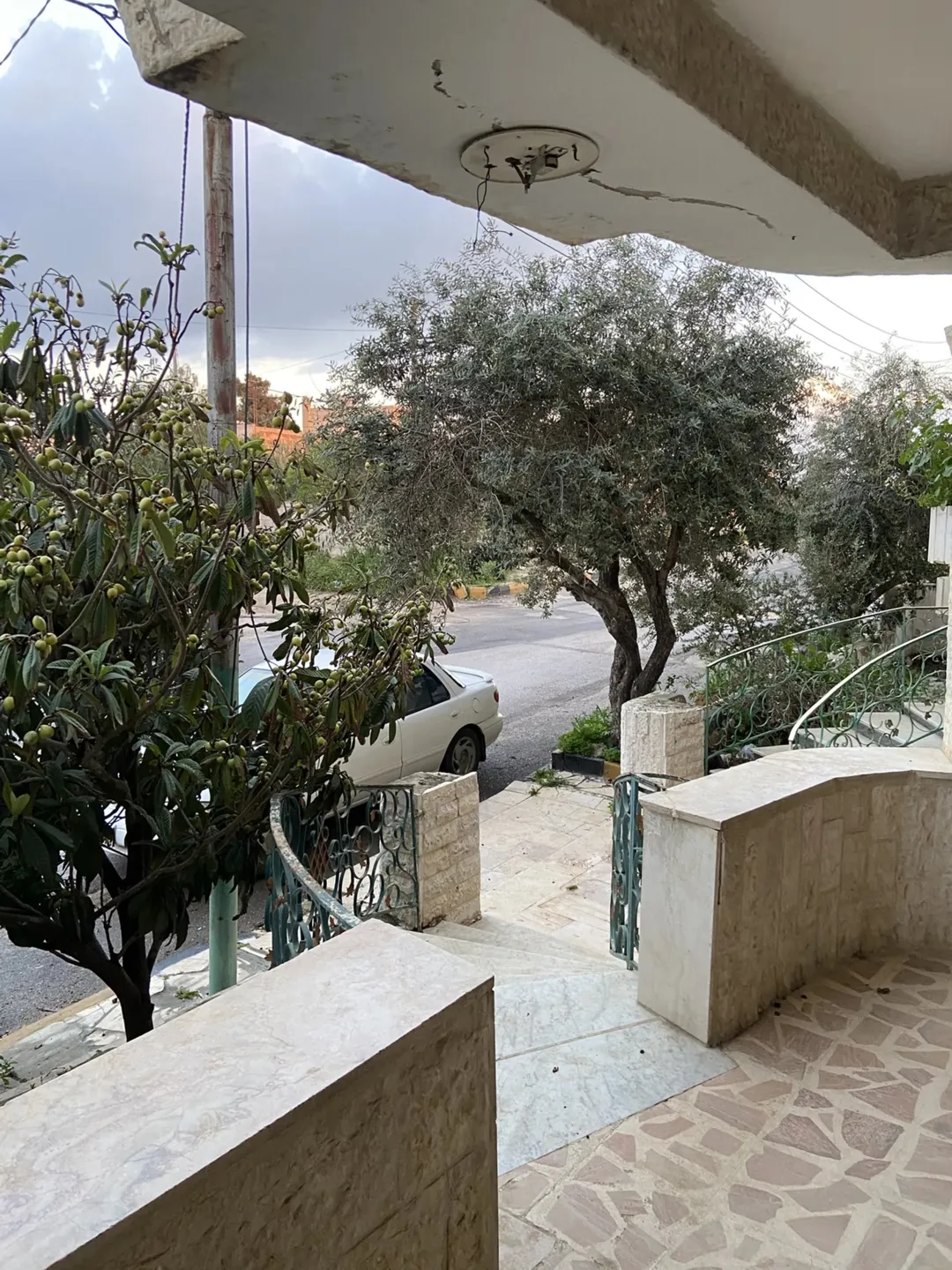 شقة للبيع في سما الروسان موقع متميز