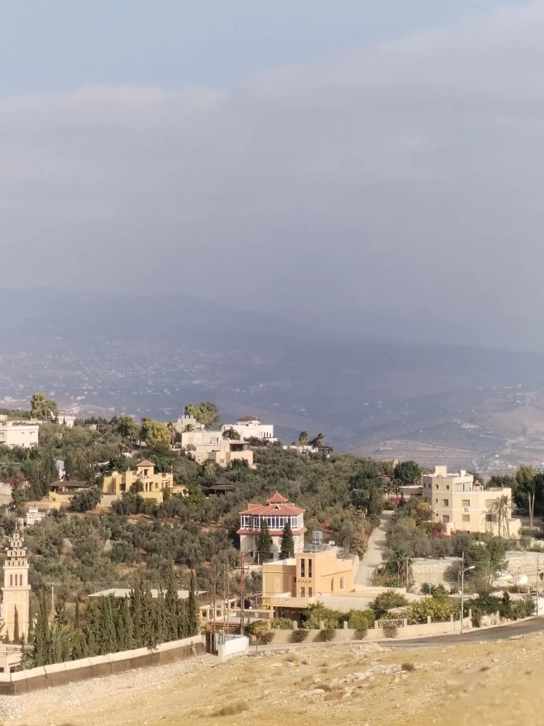 الرمان دخلة مطعم خيل وليل اكثر من قطعة جميع الخدمات متوفرة