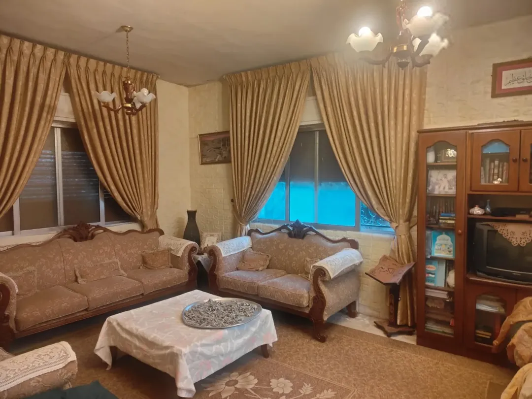 ارض سكني تصنيف سكن ب للبيع في ام السماق