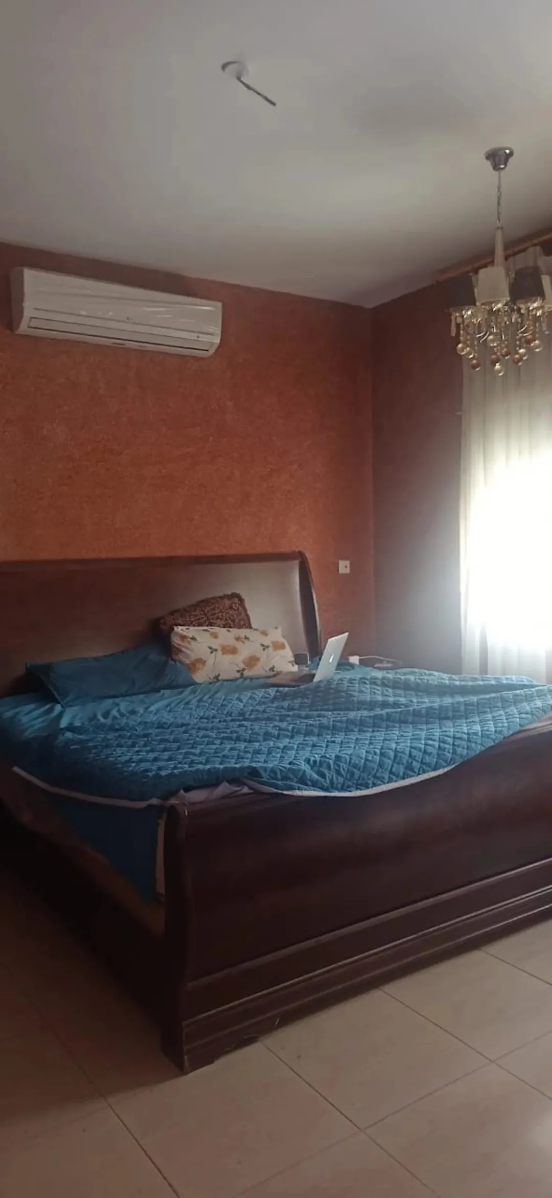 شقة في الخامسة