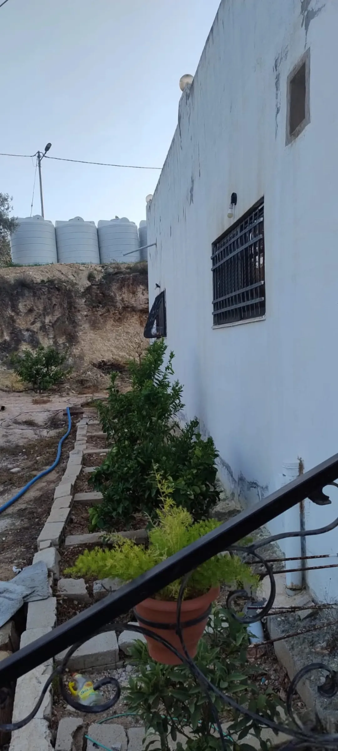 قطعة أرض على أربع دونمات