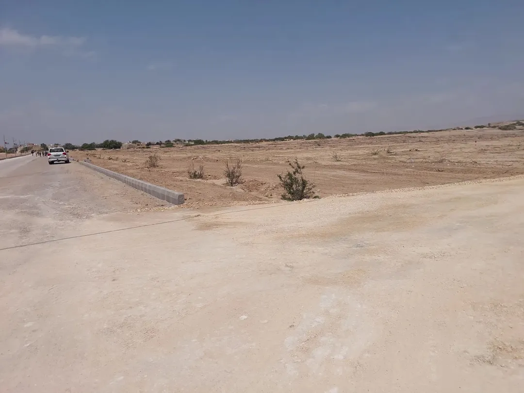 أرض سكنية مميزة للبيع في سويمة – البحر الميت
