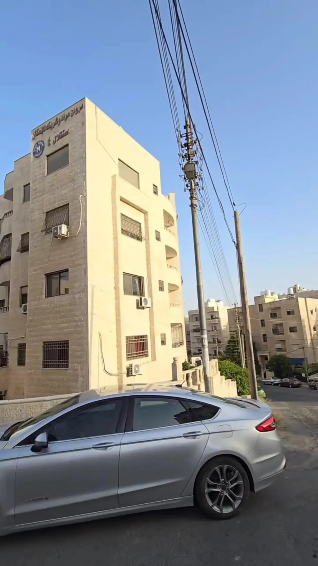 شقة فاخرة للبيع في ضاحية الاستقلال بالقرب من مسجد أبو بكر الصديق