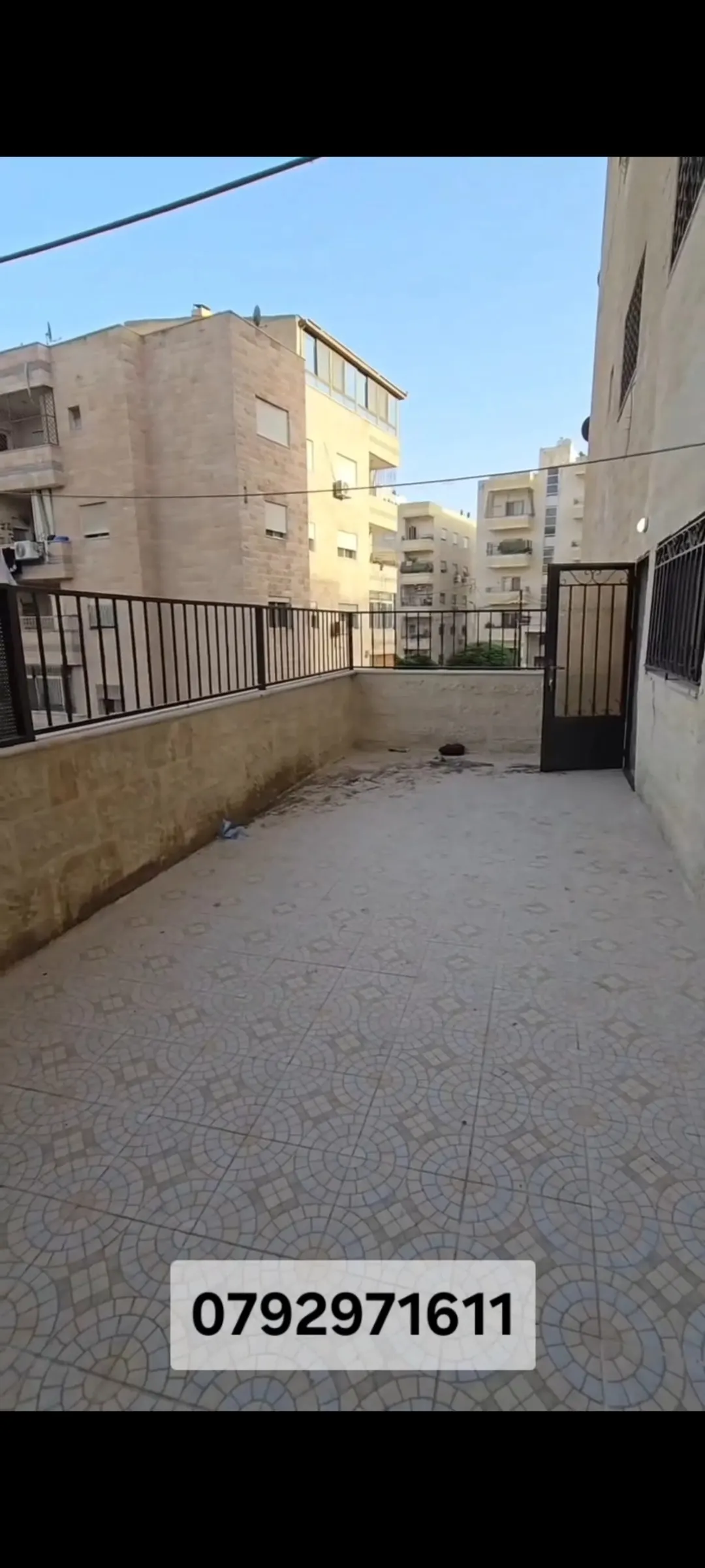 شقة فاخرة للبيع في ضاحية الاستقلال بالقرب من مسجد أبو بكر الصديق