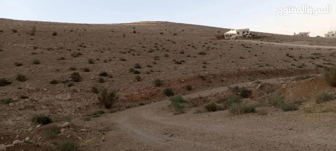 قطعة ارض في حي البستان مباشرة