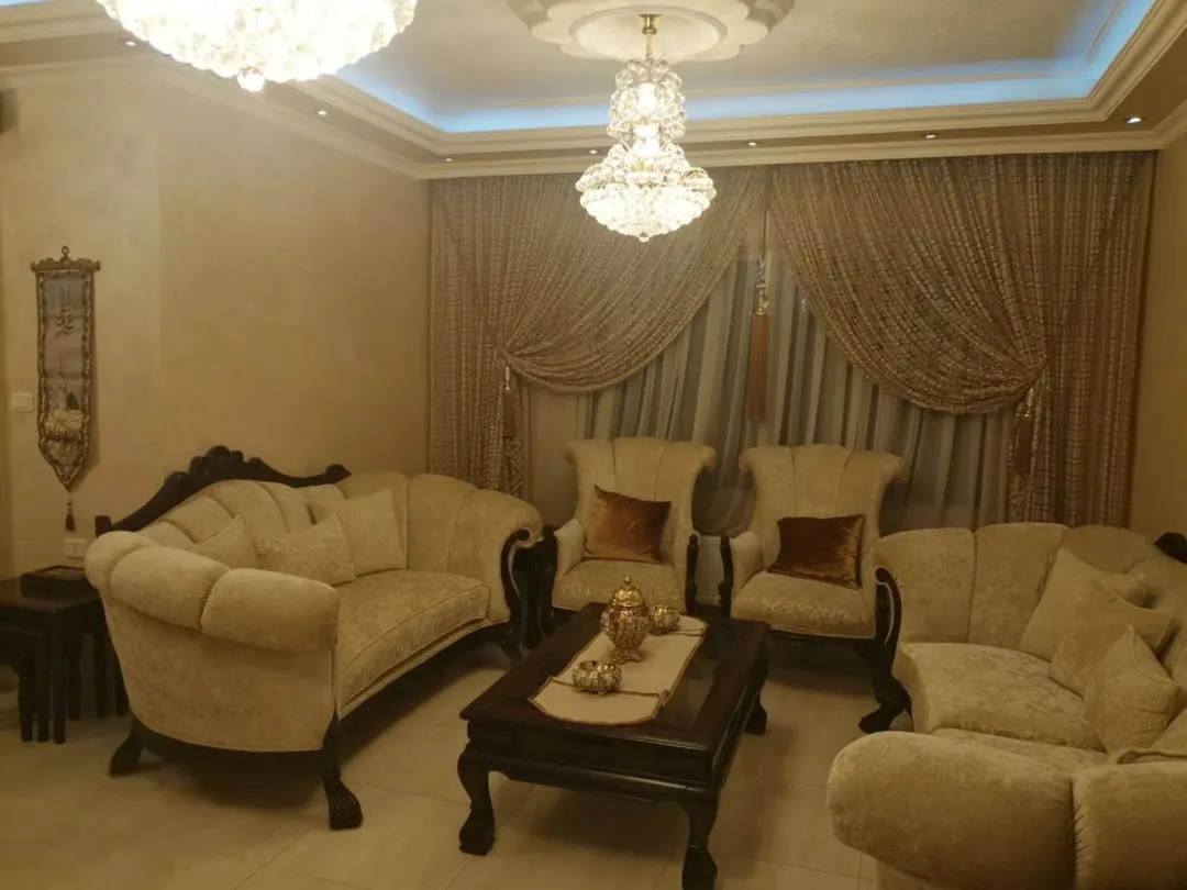شقة فاخرة للبيع في جبل الزهور – عمان