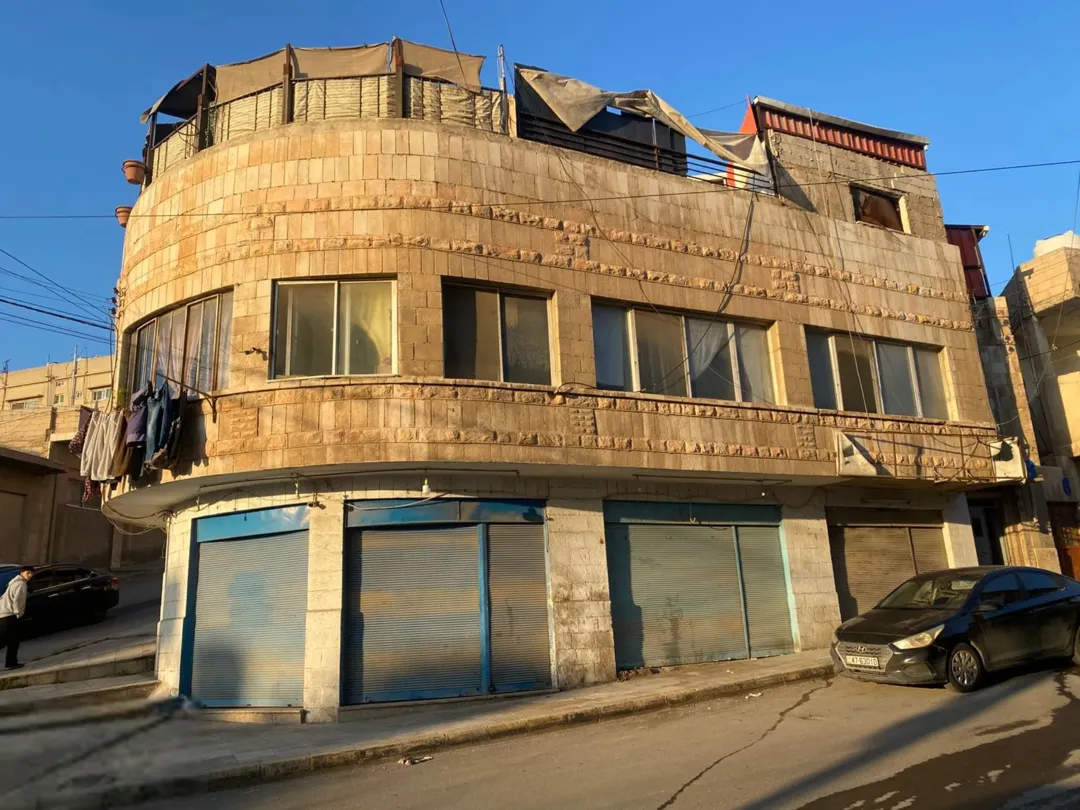 فرصة استثمارية مميزة عمارة تجارية سكنية معروضة للبيع