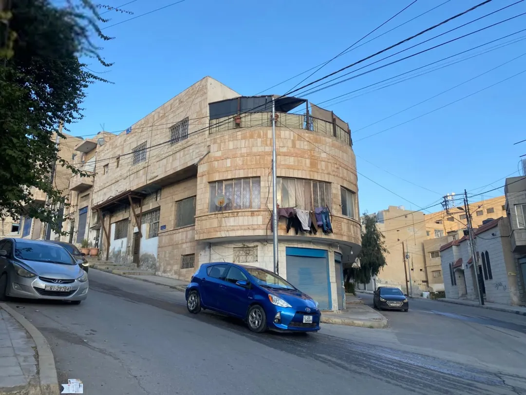 فرصة استثمارية مميزة عمارة تجارية سكنية معروضة للبيع