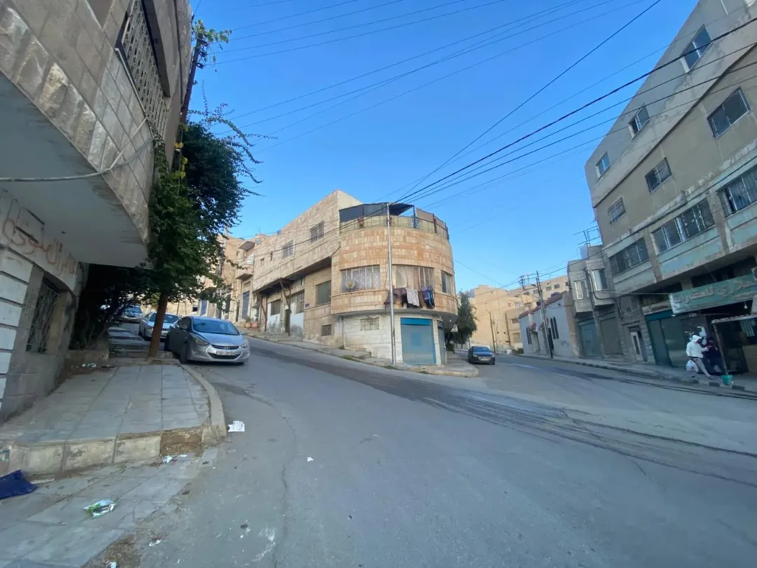 فرصة استثمارية مميزة عمارة تجارية سكنية معروضة للبيع