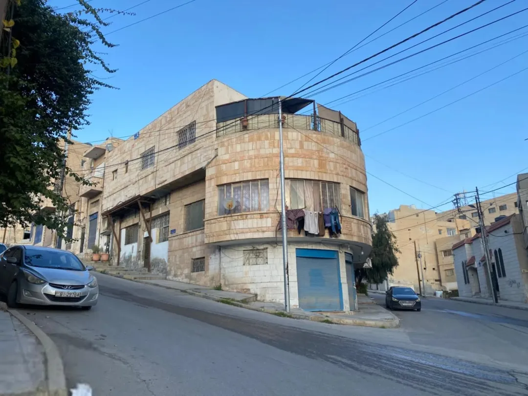 فرصة استثمارية مميزة عمارة تجارية سكنية معروضة للبيع
