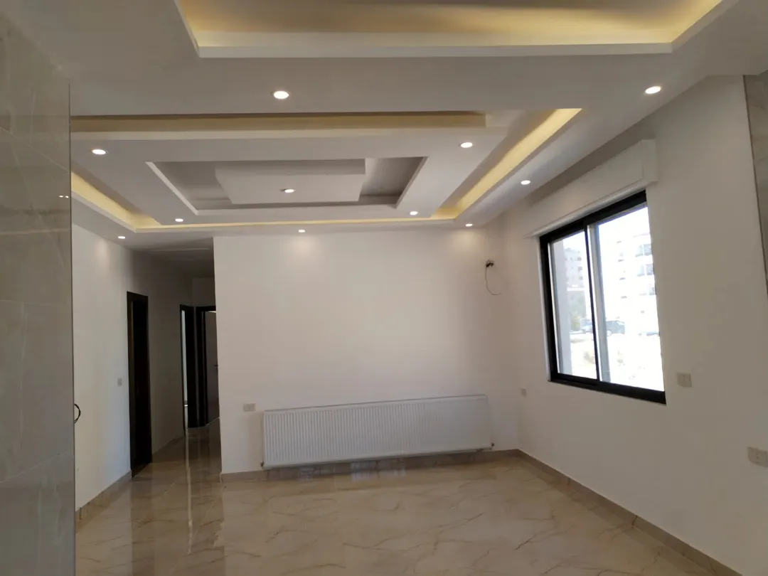 شقة في مرج الحمام (الظهير ) طابق ارضي مباشره