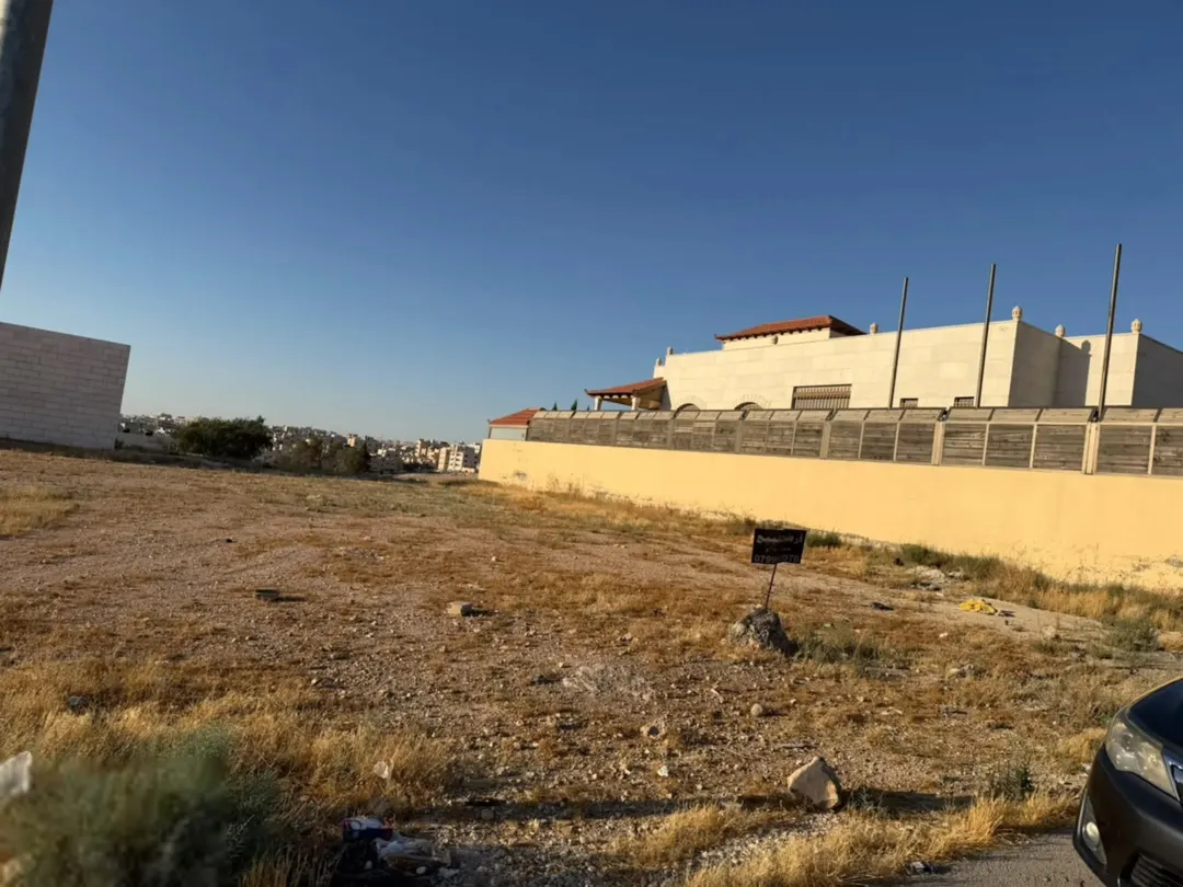 أرض سكنية مميزة للبيع في الزرقاء – جبل طارق بمساحة 772 متر مربع