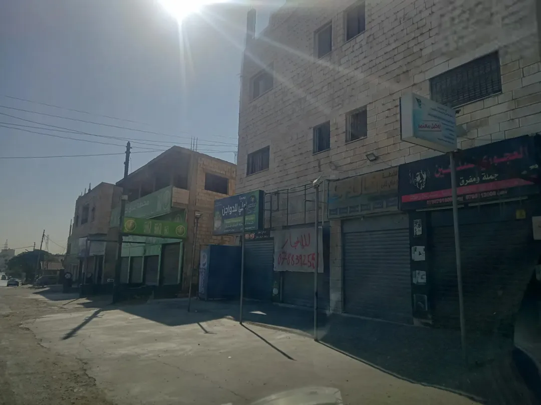 عمارة استثمارية مميزة للبيع في أبو علندا على الشارع العام
