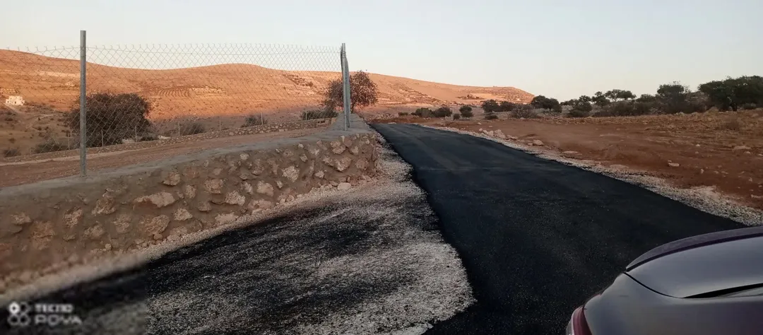 مزرعة مميزة للبيع في صروت على ثلاثة شوارع
