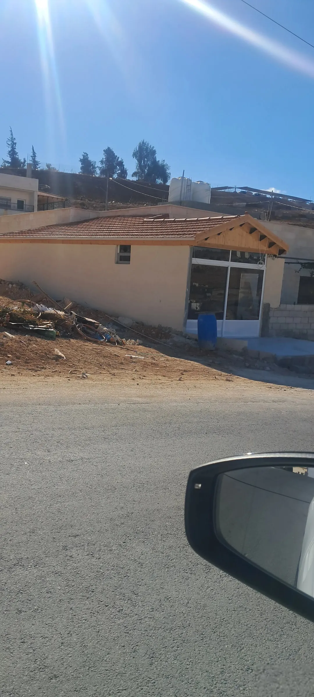 قطعة أرض فاخرة في طبربور قريبة من فندق الجيش بمساحة 556 متر مربع للبيع