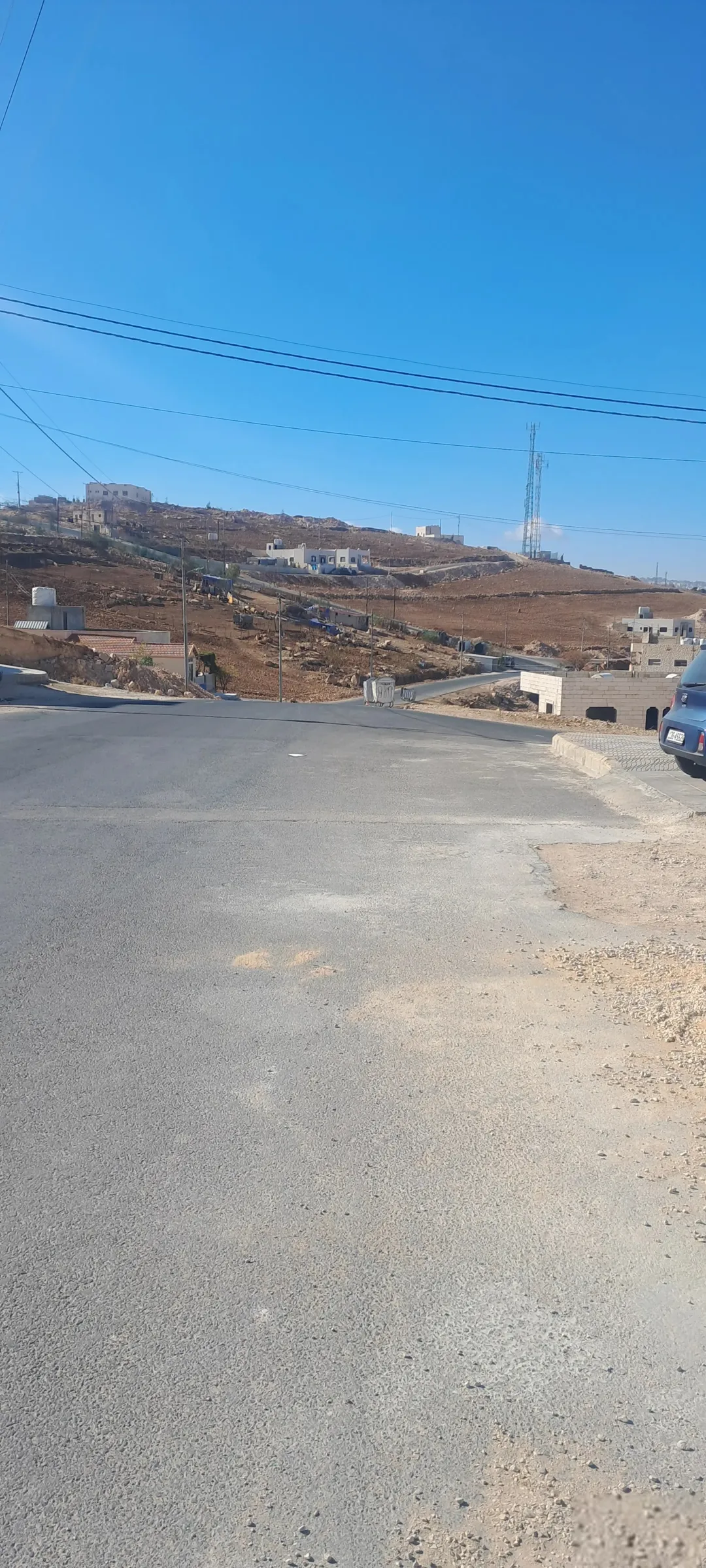 قطعة أرض فاخرة في طبربور قريبة من فندق الجيش بمساحة 556 متر مربع للبيع