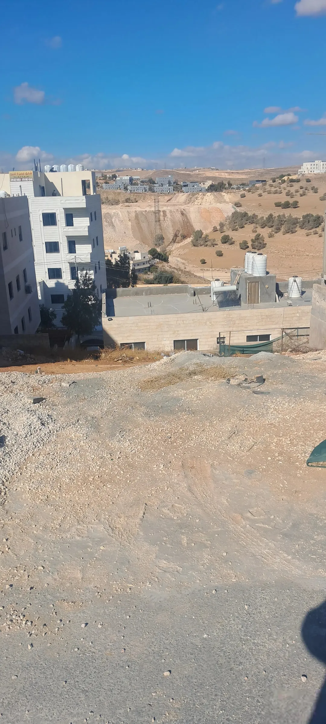 قطعة أرض فاخرة في طبربور قريبة من فندق الجيش بمساحة 556 متر مربع للبيع