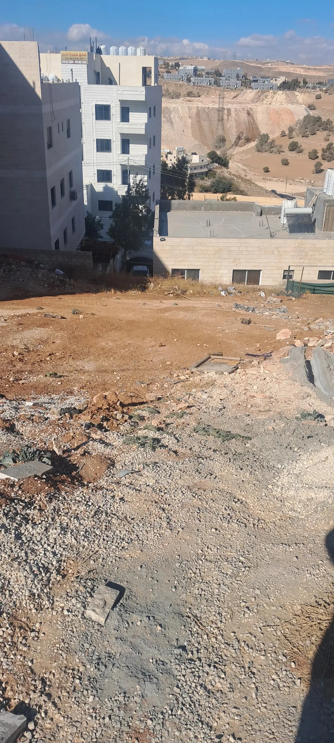قطعة أرض فاخرة في طبربور قريبة من فندق الجيش بمساحة 556 متر مربع للبيع