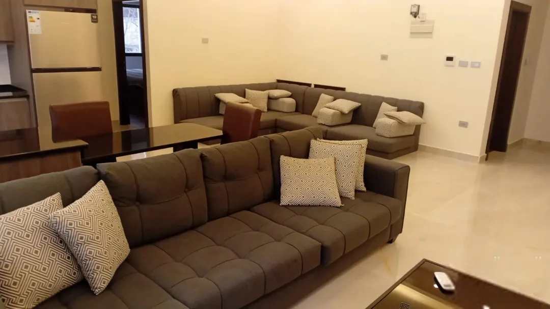 شقة فاخرة للإيجار في الجبيهة | ID 901364