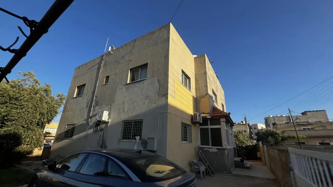 بيت مستقل طابقين بالكامل مع بستان واسع