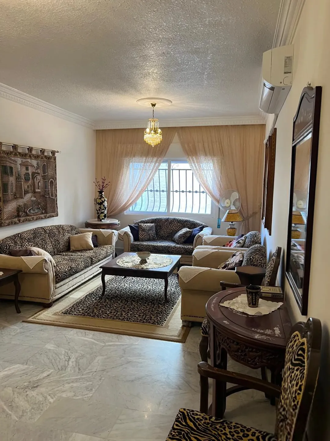 Luxury furnished apartment for rent in Um Al Summaq