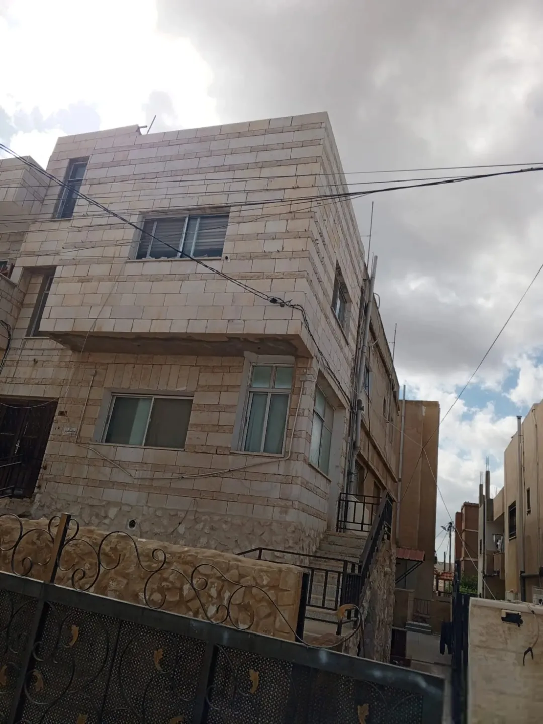 شقة للبيع في إربد – حي التركمان