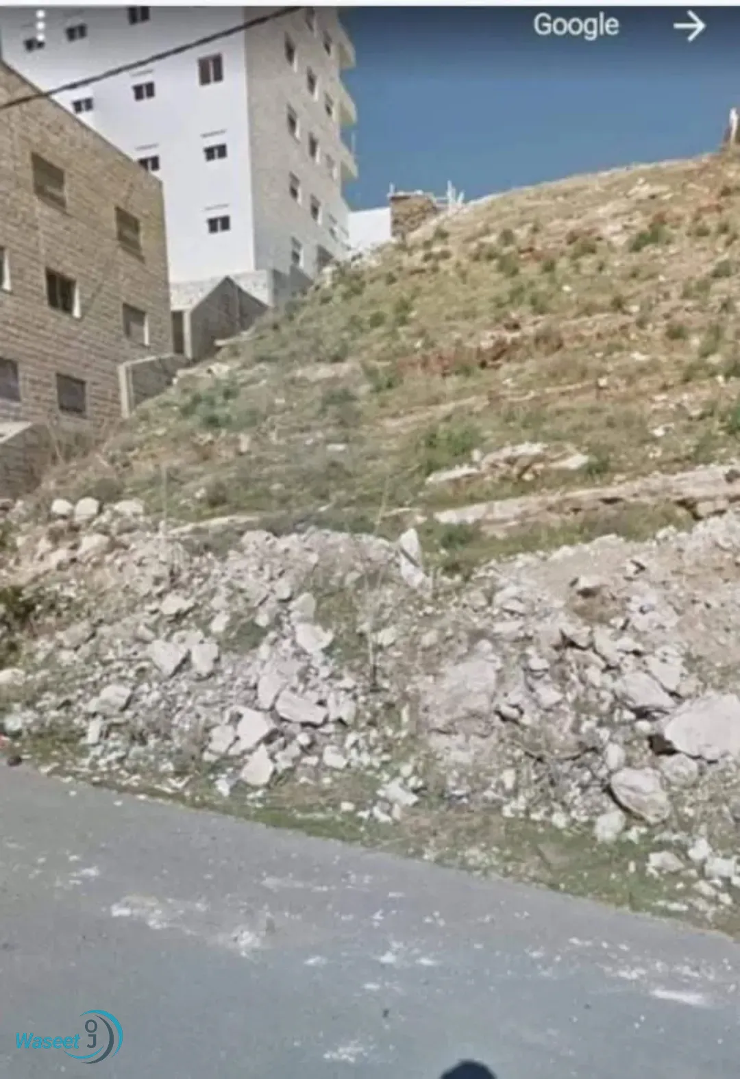 ارض للبيع في ضاحيه الاستقلال