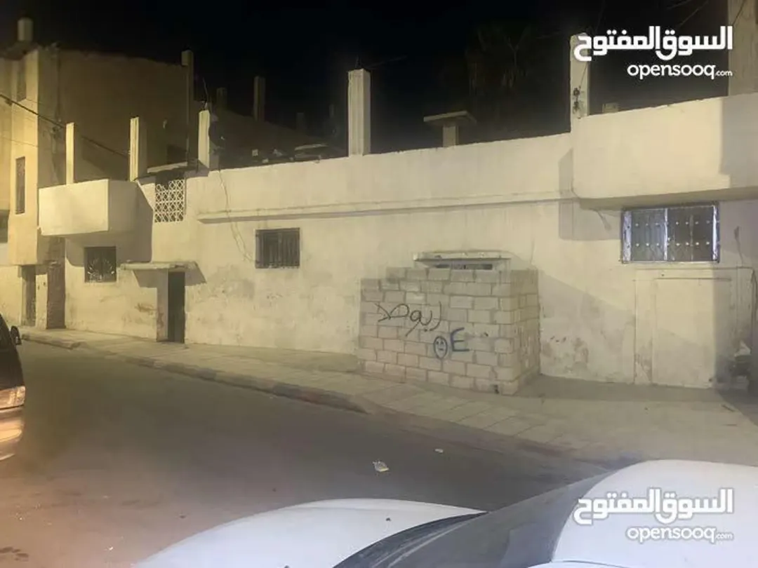 بيت مستقل ارضي مقسوم شقتين 160م — صورة 3