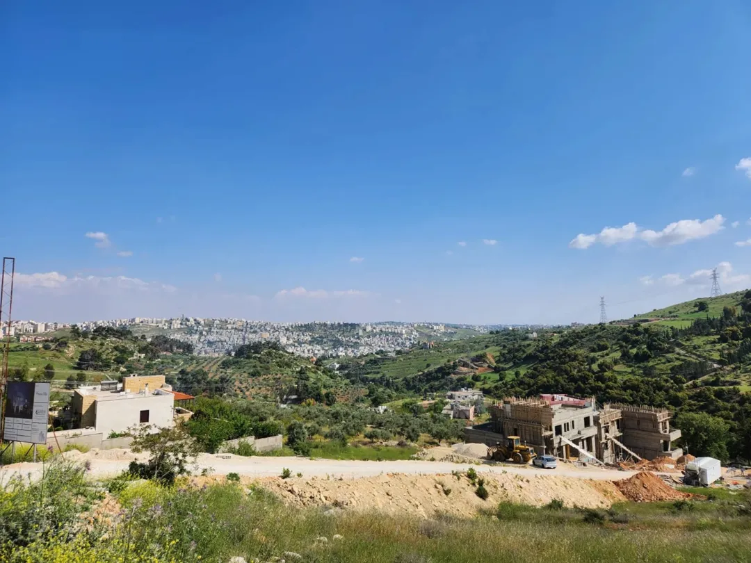 قطعة مميزة 2400 متر حوض ابو ركبة بالقرب من بدر الجديده منطقه فلل وقصور