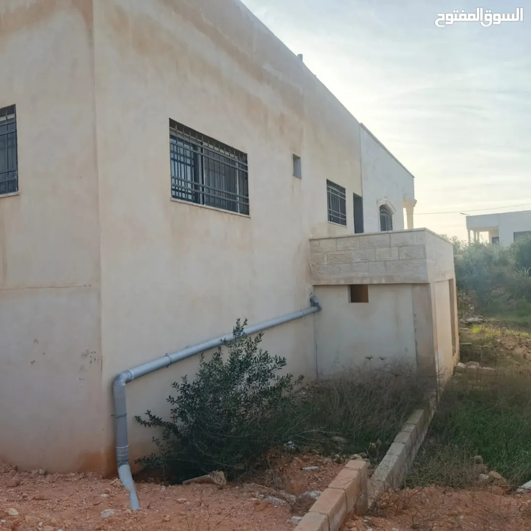 بيت مستقل للبيع في إربد