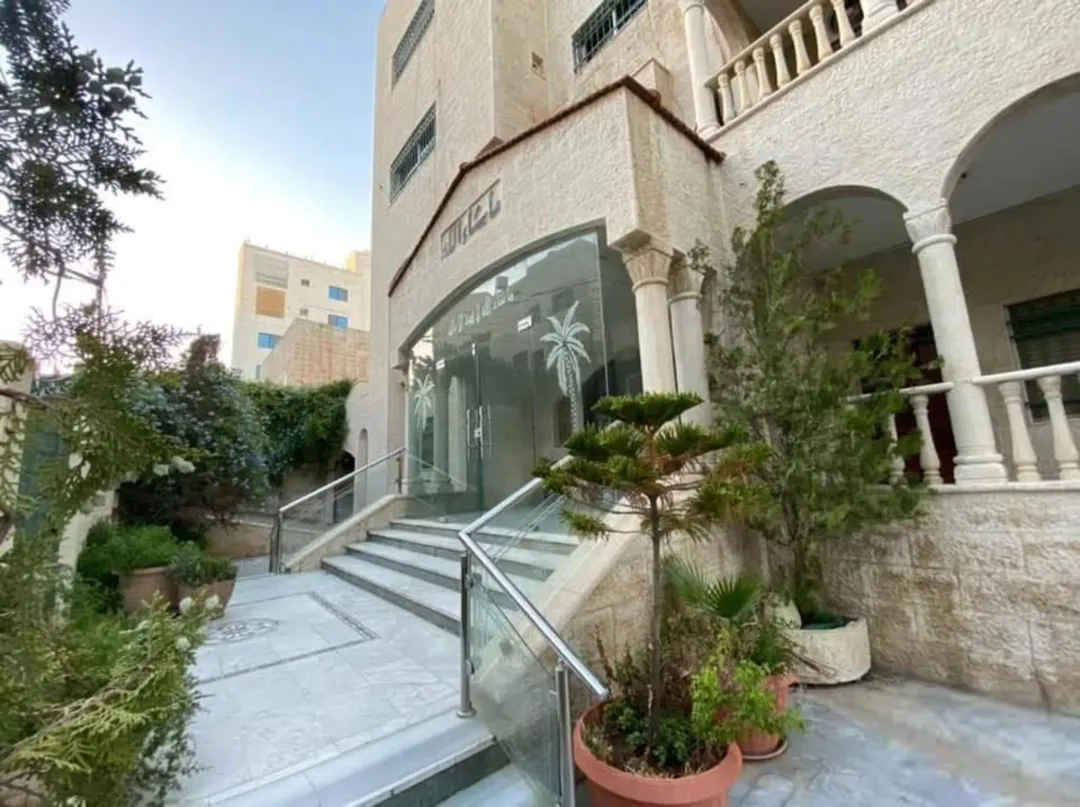 عمارة سكنية تجارية للبيع في جبل عمان – عمان