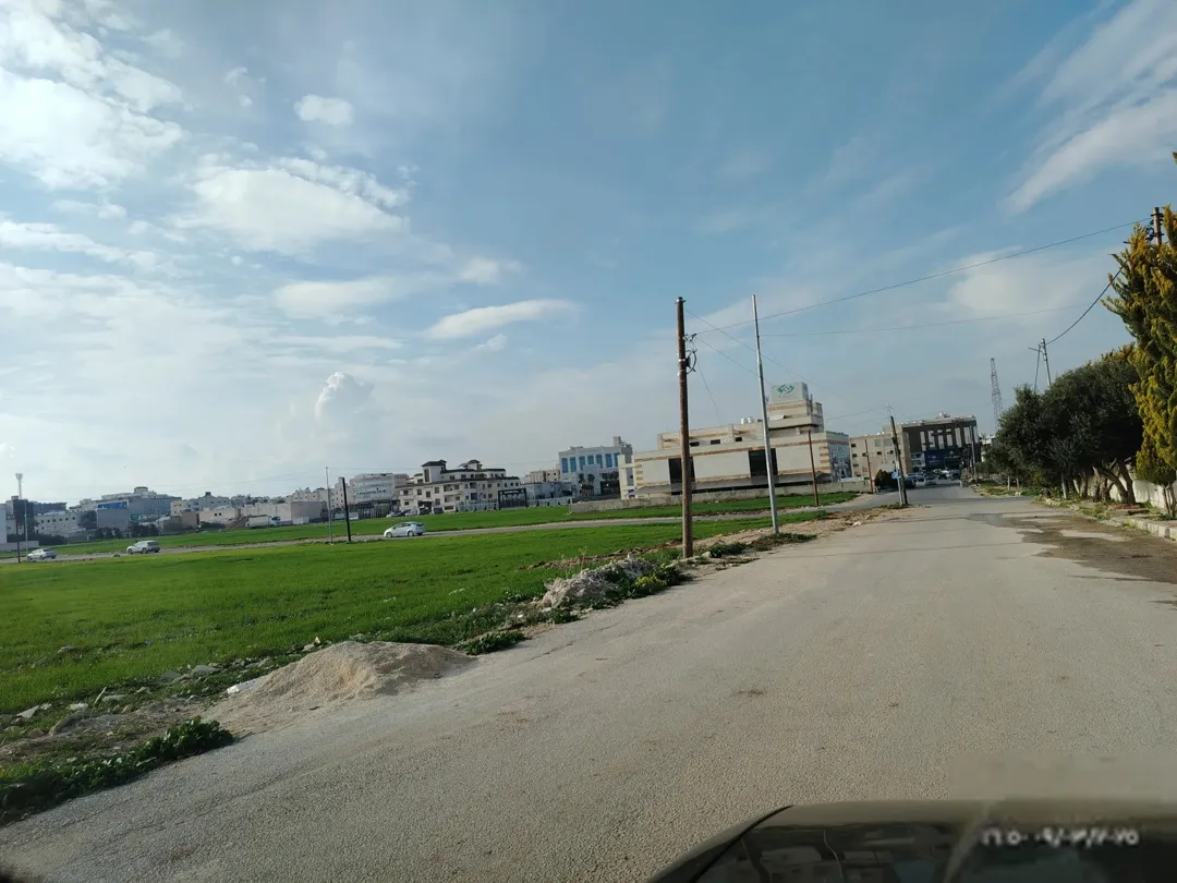 قطعه ارض استثمارية للبيع مساحتها 590 متر بجانب مجمع عمان الجديد حوض الجزي سكن ب خاص أرق وأجمل مكان