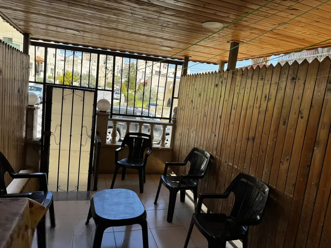 شقة أرضية فاخرة للبيع