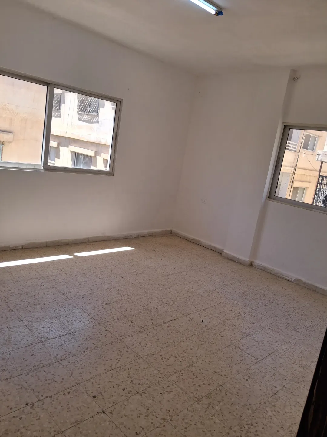 شقة للبيع في الزرقاء الجديدة كاش او اقساط